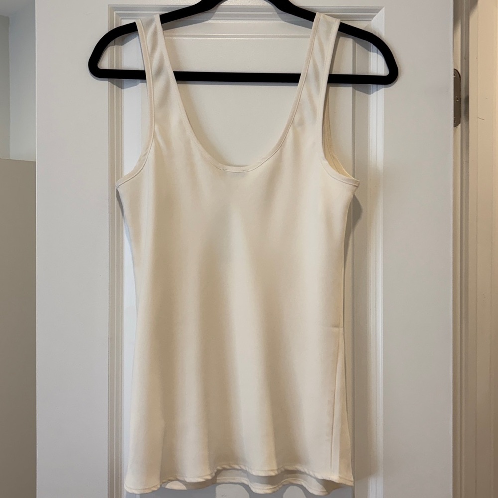 Express Scoop Neck Tank - Picture 4 of 6